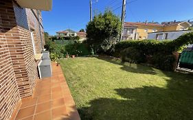 Coqueto Bajo con Jardin en Cuchia a 5 min playa
